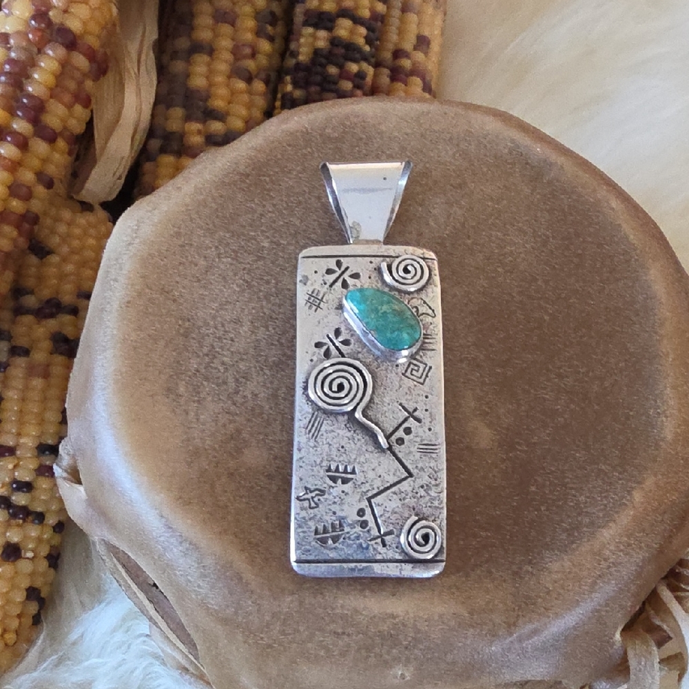 Fabulous Large Native American Petroglyph Pendant By Alex Sanchez 💙🎁🩶